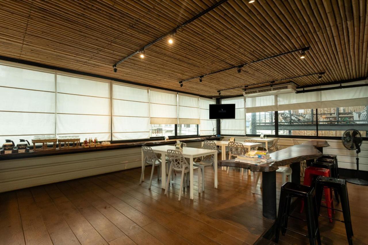 Pakchong Center Poshtel Hotel Bagian luar foto