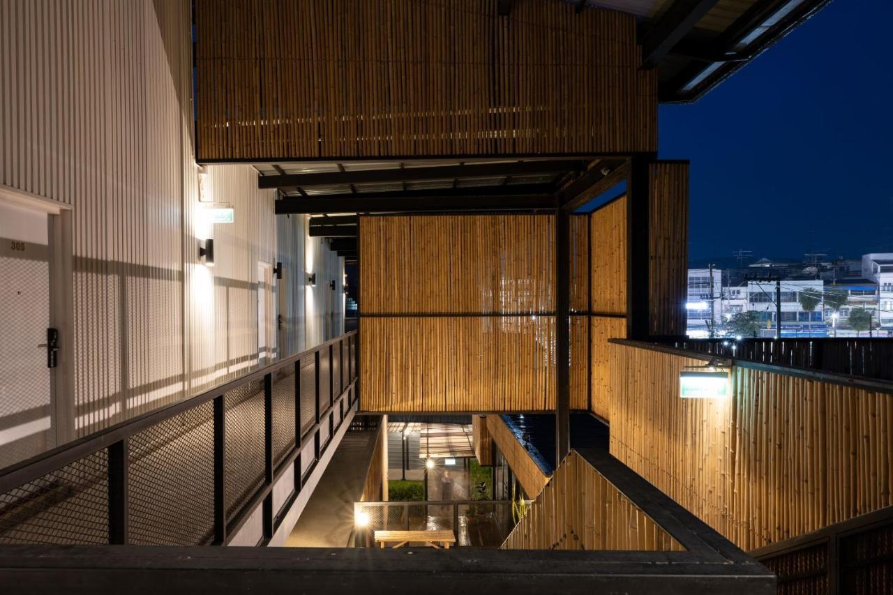 Pakchong Center Poshtel Hotel Bagian luar foto